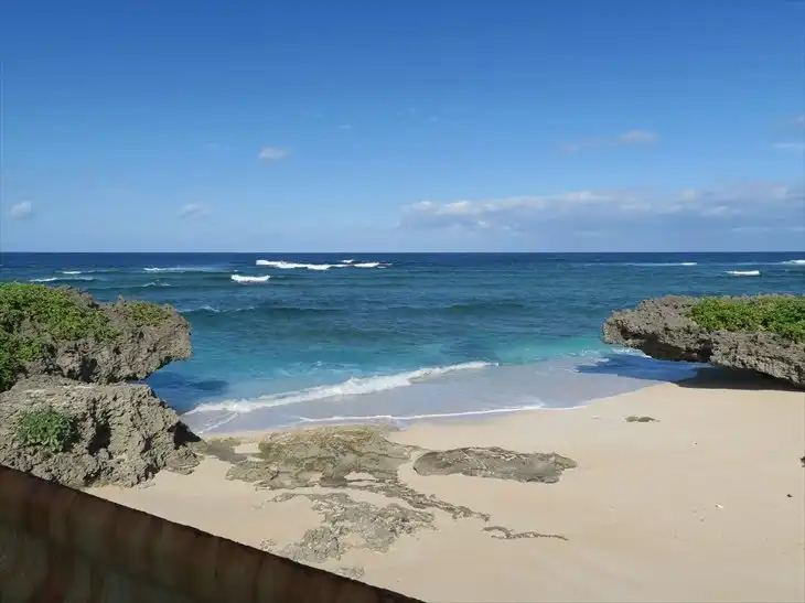 Hotels near Shinaha Beach