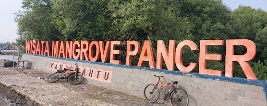 Gopek Karangantu Beach