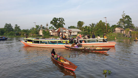 Pasar Lokbaintan Sungai Tabuk.