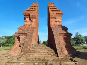 Gapura Wringin Lawang Trowulan