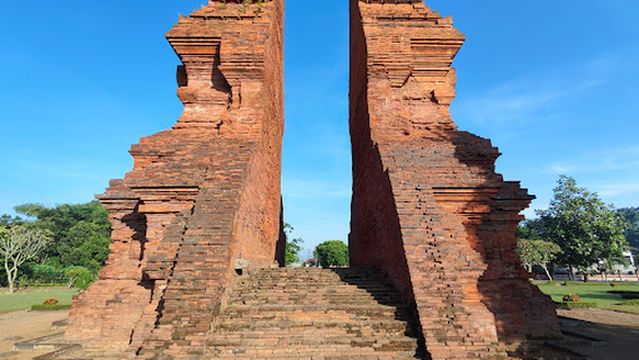 Gapura Wringin Lawang Trowulan