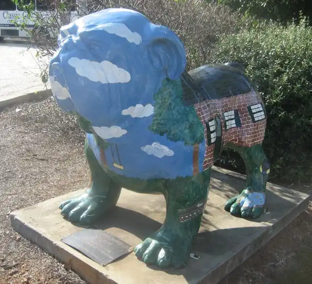 Hotels near We Let the Dawgs Out Public Art Exhibit