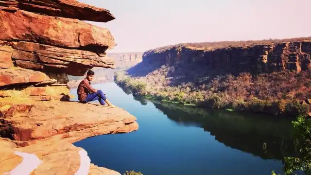 Hotels near Garadia Mahadev Temple