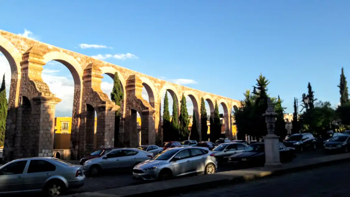 Hotels near El Cubo Aqueduct