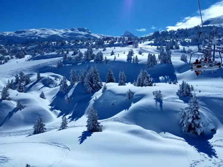 Отели в г. Арет