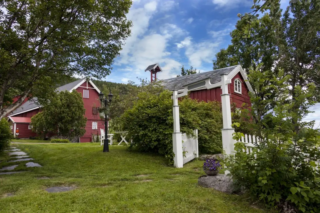 Hotels near Rokenes Gard