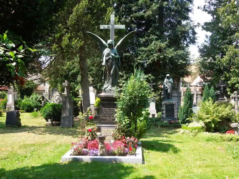 Hotels near Alter Friedhof