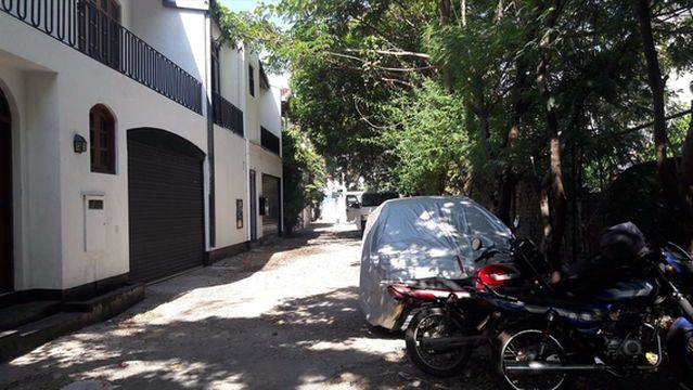 Thusare Talking Hands