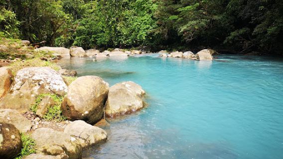 Rio Celeste Free Pool