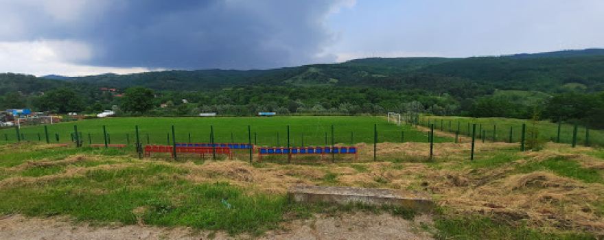 Teren de fotbal "Avantul"