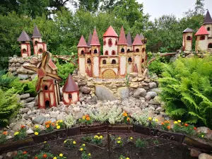 Puppet kingdom