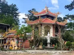 Đỉnh đèo Ngoạn Mục