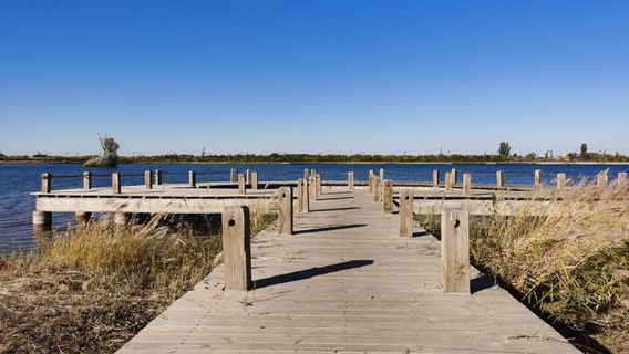 Yellow River Sanshenggong National Water Conservancy Scenic Area - Love Lock
