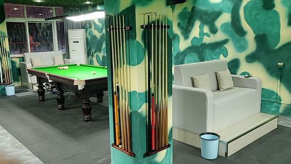 ye ying tai qiu ( xin hua lu dian )