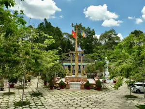 Chùa Majjhimarama ( Cành Đa)