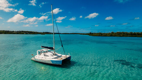Blue Alizé Catamaran Ile aux Cerfs