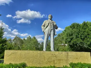 Memorialʹnyy Kompleks "Zirka Polyn"