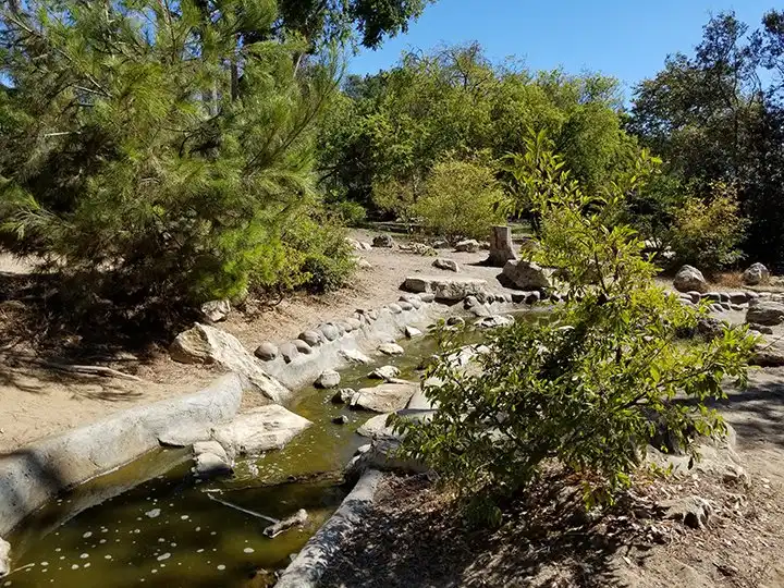 Các khách sạn gần Hopkins Wilderness Park