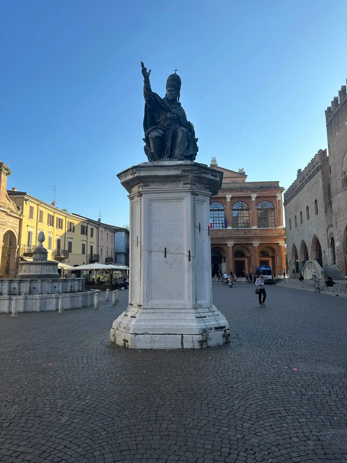 Hotel in zona Statua di Papa Paolo V