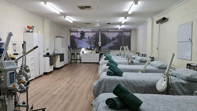 Hyde Park College of Skin & Body Therapy