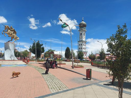 Simón Bolivar Plaza Villa Adela