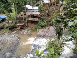 Air Terjun Muara Karing