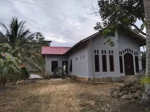 Patung Macan Sepaso Timur