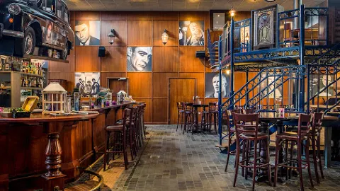 Restaurant Bar London Street in 米爾