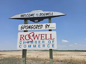 Roswell welcome sign and spaceship