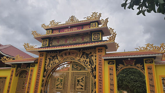 Cho Lach District