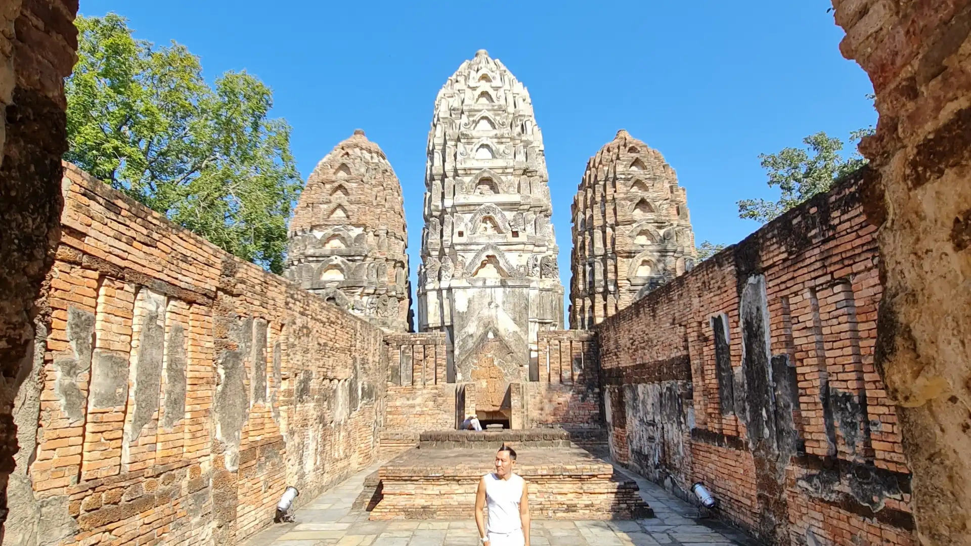 Hoteles cerca de Wat Sri Sawai