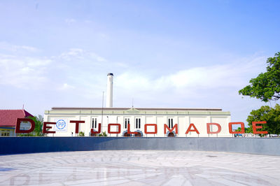 De Tjolomadoe