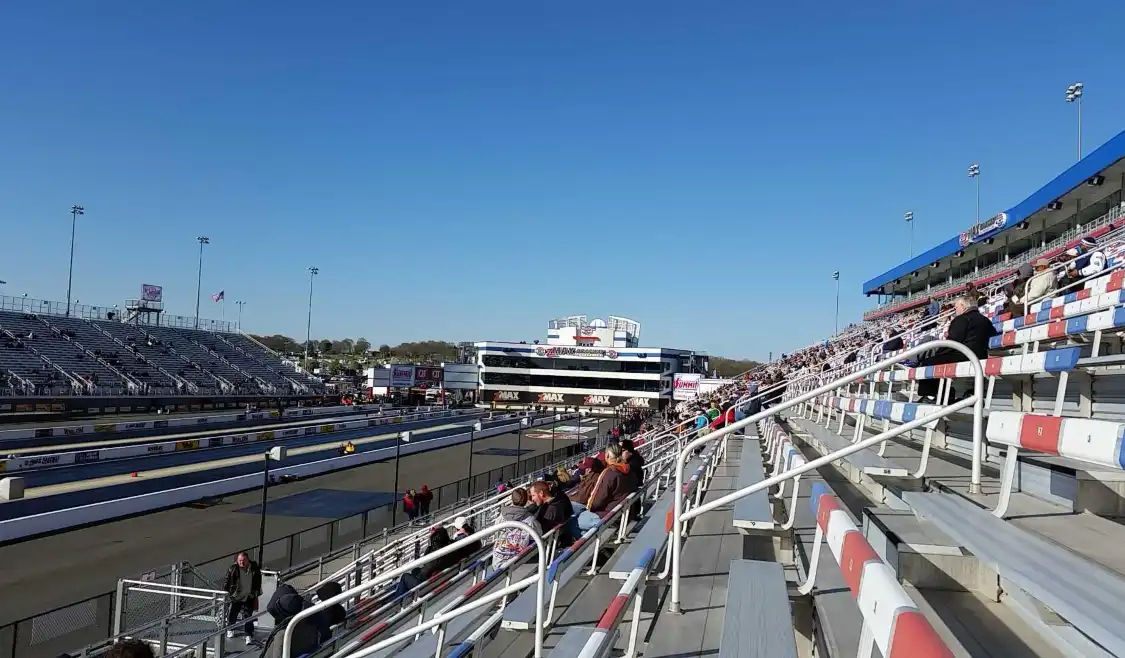 Hotels near zMAX Dragway