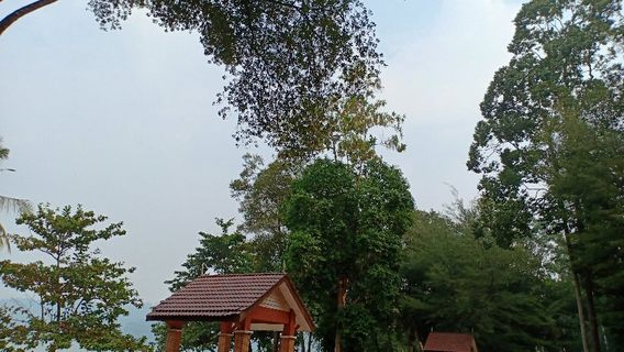 Teluk Senangin Beach (Pantai Peranginan Teluk Senangin)