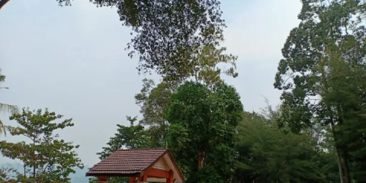 Teluk Senangin Beach (Pantai Peranginan Teluk Senangin)