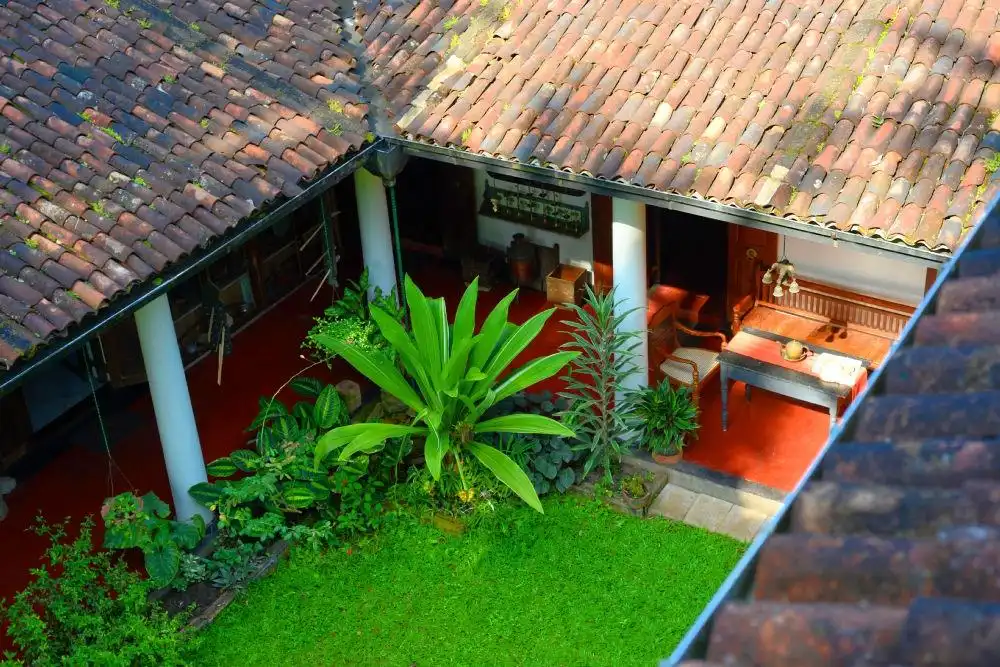 Hotels near SURIYAKANTHA Centre d'Art et de Culture (visits by appointment only)