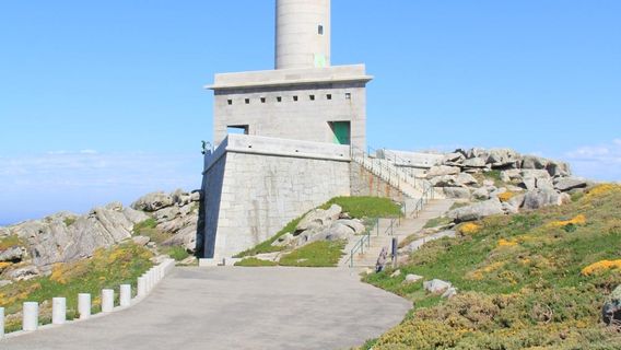 Faro de Punta Nariga