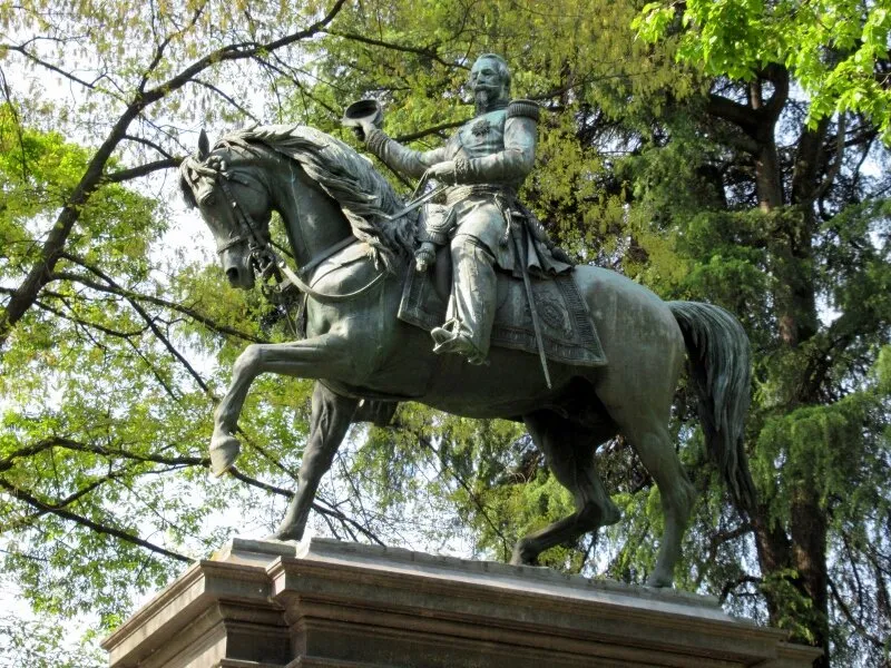 5_Equestrian statue of Napoléon III