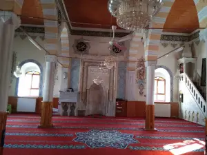 Dinek Camii