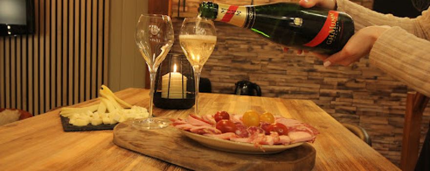 Le Clos des Charmelines : le chalet et la suite