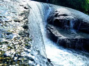 air terjun alas bangun