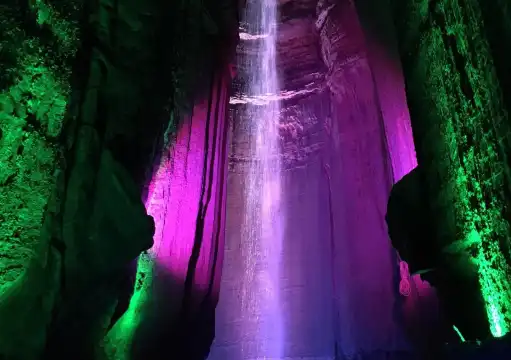 Hotels near Ruby Falls