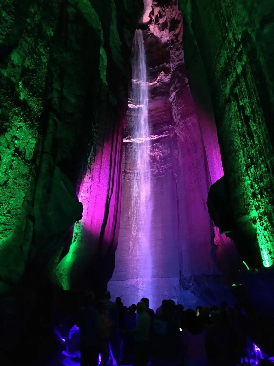 Hotels near Ruby Falls