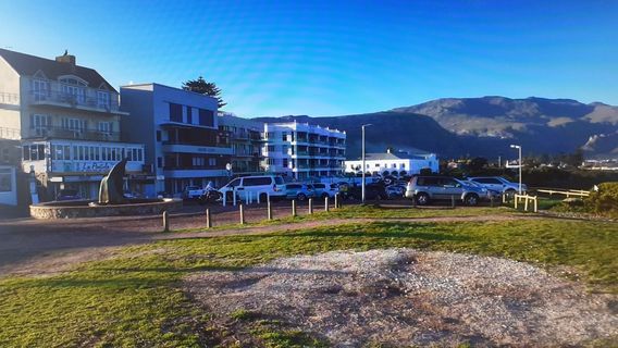 Grotto Beach (Blue Flag)
