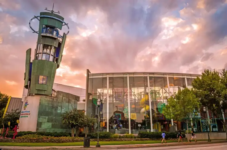 Hotels near Creative Discovery Museum