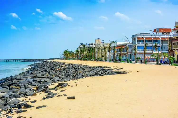 Hotels near Rock Beach