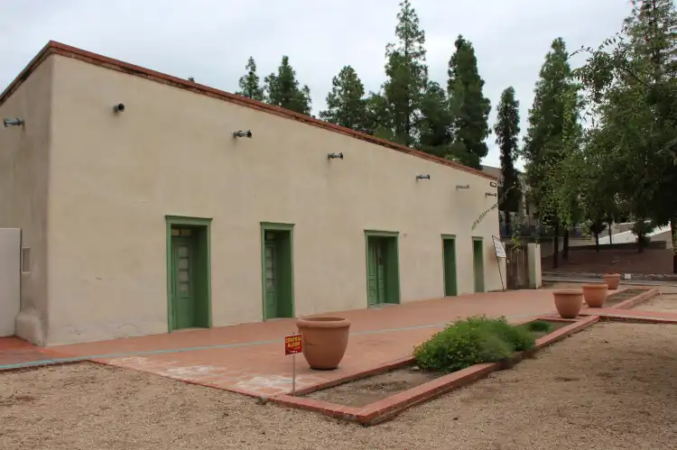 Hotel dekat Sosa-Carillo-Fremont House Museum