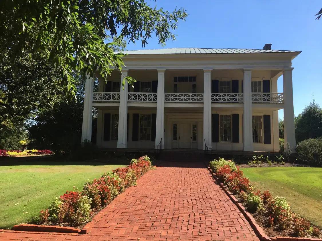 Hotel in zona Arlington Antebellum Home and Gardens