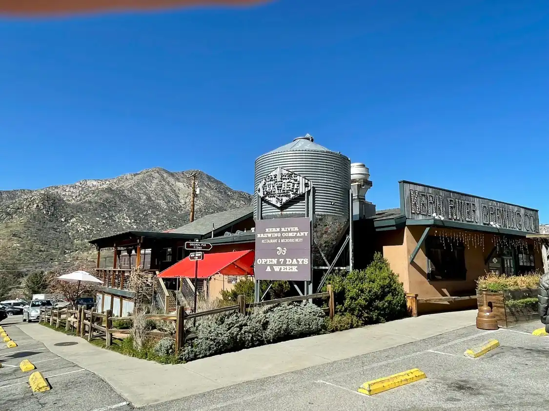 Hotels near Isabella Lake