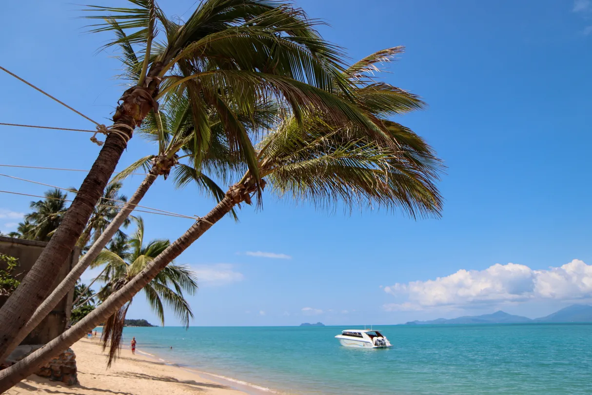 4_Maenam Beach